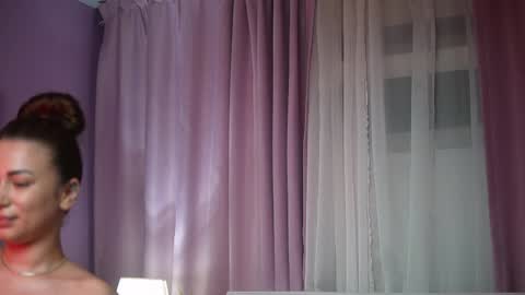  Amelia  online show from April 18, 7:07 pm