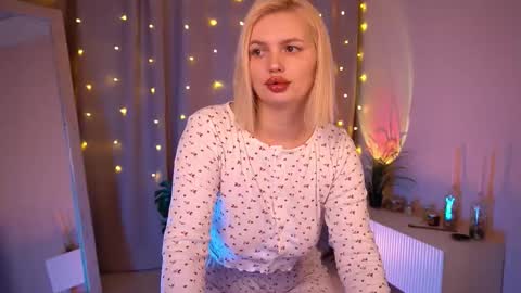  Amelia  online show from February 20, 6:26 am