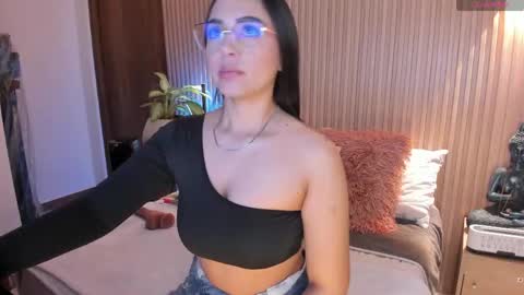 Amelie online show from April 23, 1:13 am