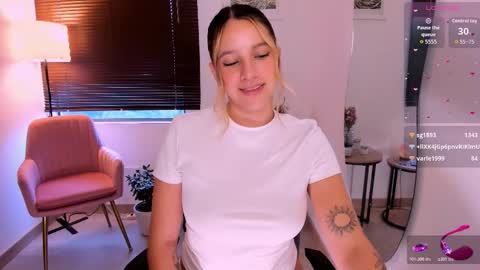 Amelie Graham online show from December 3, 9:15 pm