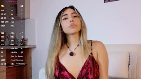 Victoria online show from November 30, 9:00 pm