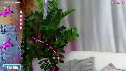 AmeliRoyse online show from October 11, 5:16 pm