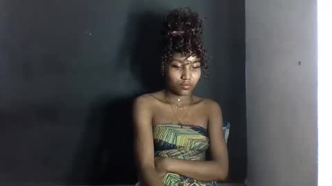 amelisy20005 online show from April 21, 1:42 am