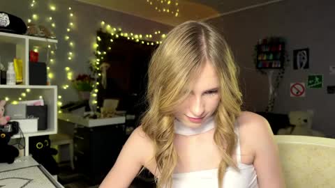 Amily online show from March 25, 3:08 pm