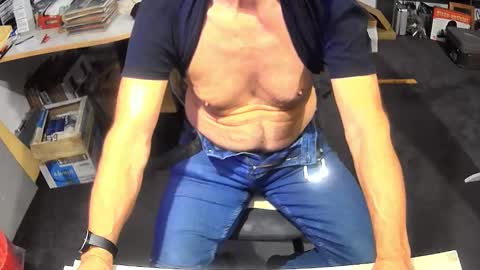 Snapshot of amjan19 chatting on October 28, 9:54 am amjan19 online show from October 28, 9:54 am