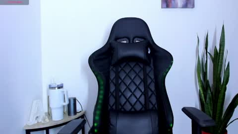 ammy online show from April 15, 4:54 pm