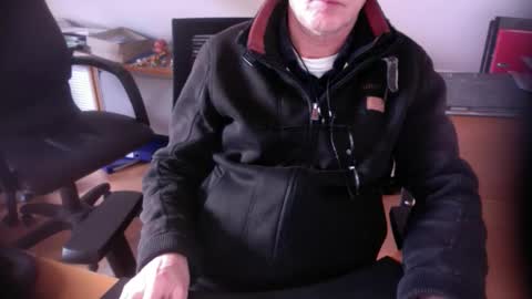 Snapshot of amor2200 chatting on February 7, 1:43 pm Amor2200 online show from February 7, 1:43 pm