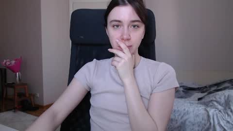 miss unforgettable online show from April 10, 10:31 am