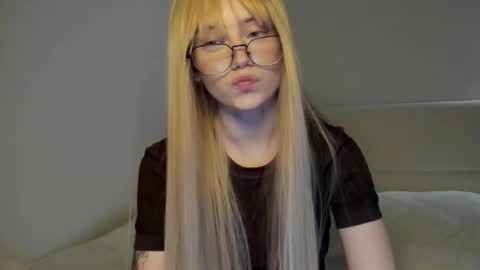 amy1_1 online show from October 13, 7:49 pm