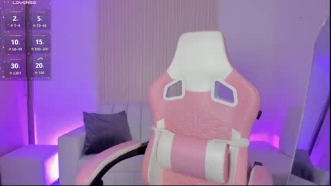 Emily online show from October 22, 3:46 pm