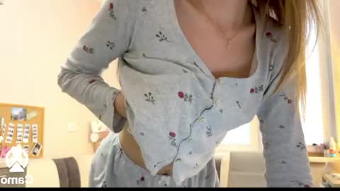 amy_meoww online show from April 27, 5:10 pm