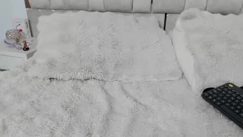Snapshot of amycortes chatting on October 22, 9:38 pm Amy Cortes online show from October 22, 9:38 pm