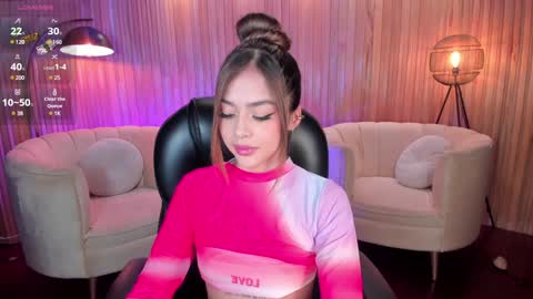Snapshot of amydavis_ chatting on December 7, 11:18 pm Amy  online show from December 7, 11:18 pm