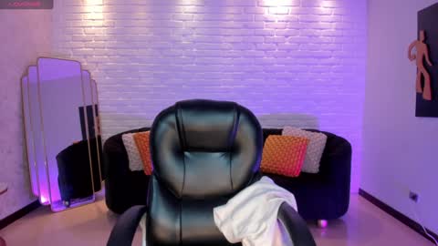 Snapshot of amydavis_ chatting on December 29, 5:22 pm Amy  online show from December 29, 5:22 pm