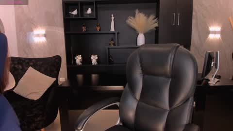Snapshot of amydavis_ chatting on January 10, 8:04 pm Amy  online show from January 10, 8:04 pm