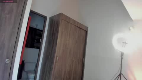 Snapshot of amyharlow_ chatting on October 1, 6:18 pm Jenn  online show from October 1, 6:18 pm