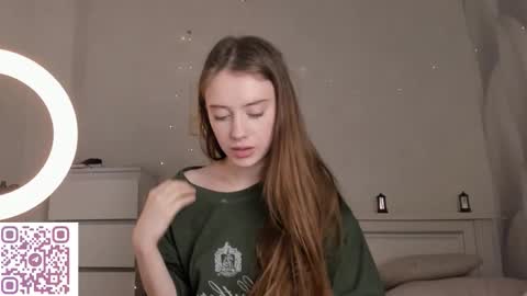 amylovesyouu online show from December 13, 9:10 pm