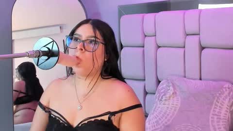 amywhitte_ online show from December 4, 8:30 pm