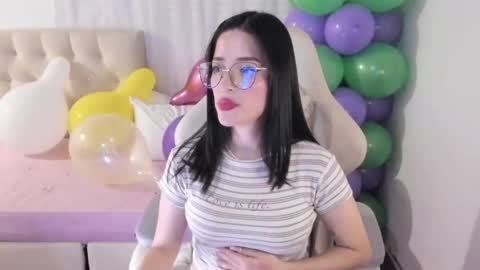 Snapshot of ana_ruuh chatting on October 22, 10:33 pm Im anna but you can call me as you want online show from October 22, 10:33 pm