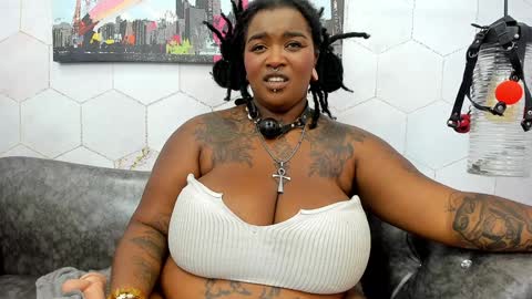 ANNA FUENTES online show from February 8, 2:36 am