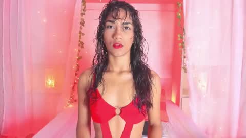 anaacollins_ online show from February 8, 11:57 am