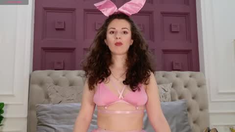 Ana online show from April 5, 2:36 pm