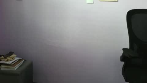 anabelucci_ online show from April 11, 5:06 pm