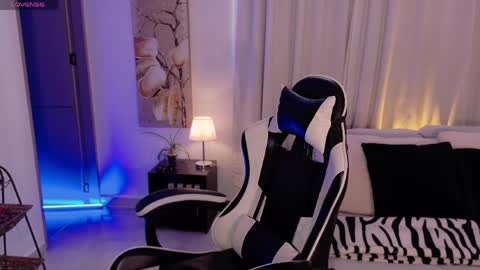 ANABEL WOLF  online show from June 6, 2:12 pm