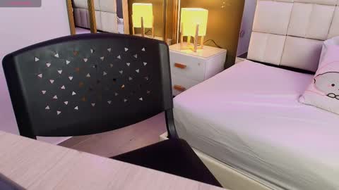 Anahi  online show from September 21, 8:02 pm