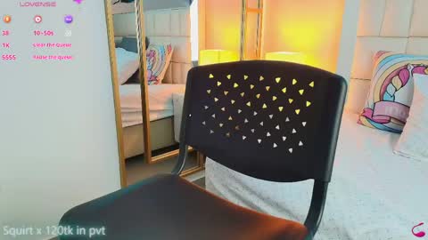 Anahi  online show from April 22, 7:21 pm