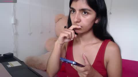 Anahi Browns online show from January 5, 6:00 pm