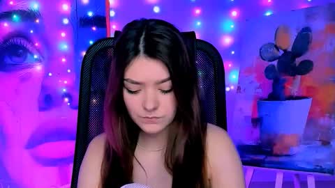 Ana online show from December 17, 3:52 pm