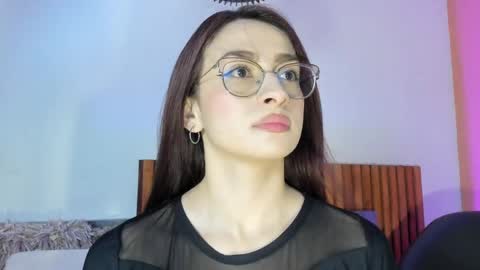 Andra Cyrus online show from April 2, 12:01 pm