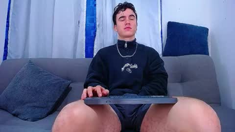 Snapshot of andre_parker chatting on September 23, 2:16 am Andre Parker online show from September 23, 2:16 am