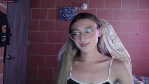 Snapshot of andrea_camila chatting on October 14, 5:49 pm Andrea  online show from October 14, 5:49 pm