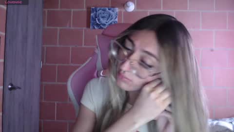 Snapshot of andrea_camila chatting on October 28, 2:18 pm Andrea  online show from October 28, 2:18 pm