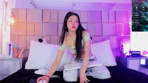 andrea_carocaro online show from March 7, 1:00 pm