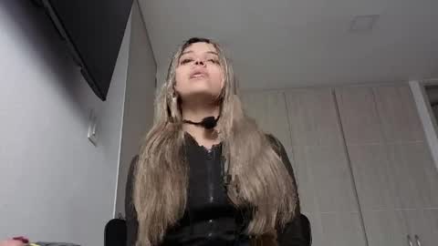 andreau 19 online show from April 15, 3:26 pm