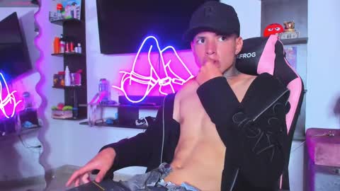 andrees_s online show from September 23, 11:44 pm