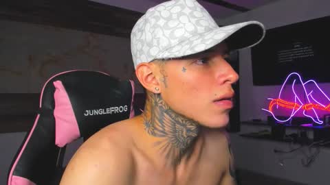 andrees_s online show from October 4, 3:59 am