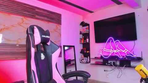 andrees_s online show from November 12, 2:14 am