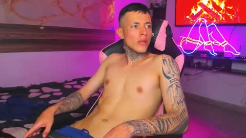 andrees_s online show from October 8, 3:24 am