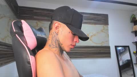 andrees_s online show from December 16, 11:55 pm