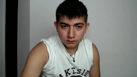 andres02smile848901 online show from May 10, 4:35 pm