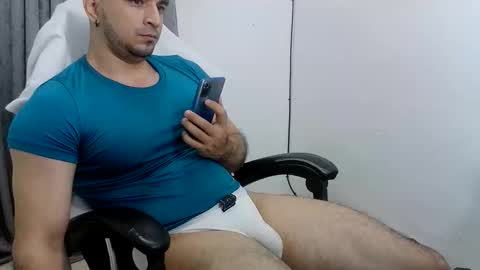 andres180950734 online show from April 17, 11:29 pm
