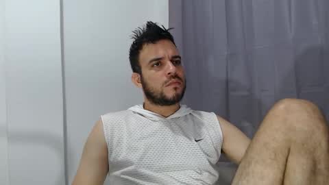 Snapshot of andres_blanco_ chatting on October 21, 9:14 am i am Andres online show from October 21, 9:14 am