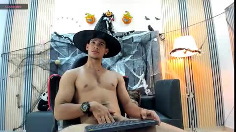 andres_stud online show from October 28, 4:46 am