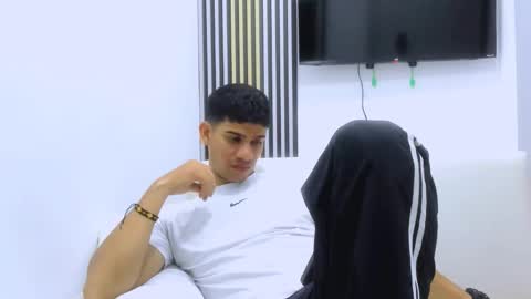 andres_stud online show from February 24, 4:15 am