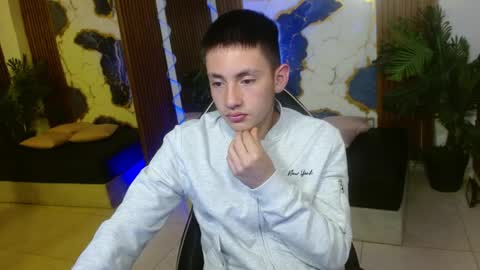 andres_tay online show from April 9, 6:19 am