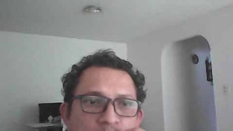 andresfloga online show from June 15, 6:55 pm